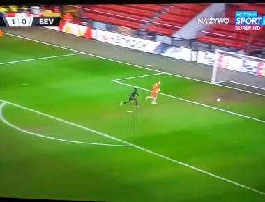 Σοκ: Aπίστευτη φάση στο Σταντάρ Λιέγης-Σεβίλλη (βίντεο)